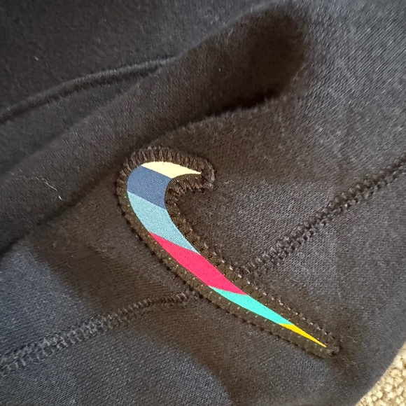 CINCINNATI BENGALS CRUCIAL CATCH HOODIE. (NWT) - Picture 5 of 8